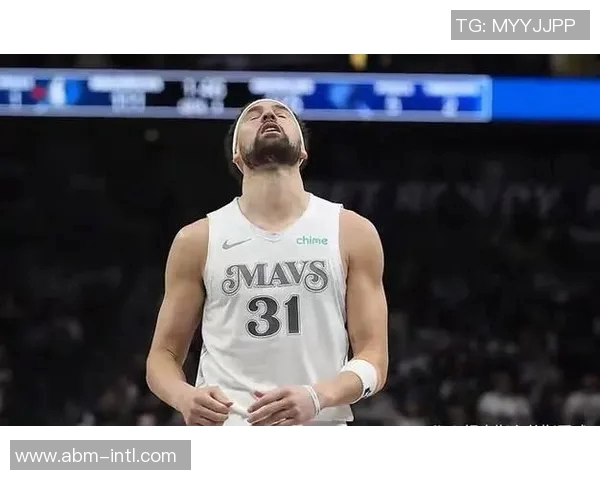 汤普森复出后表现低迷，勇士球迷呼吁更多机会