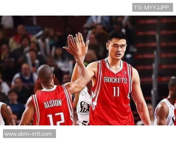 火箭队姚明因伤缺席比赛球迷忧心球队前景与季后赛希望