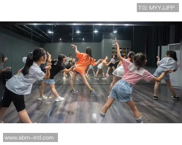 街舞新手必看:全面入门技巧与配合训练指南助你快速提升舞技